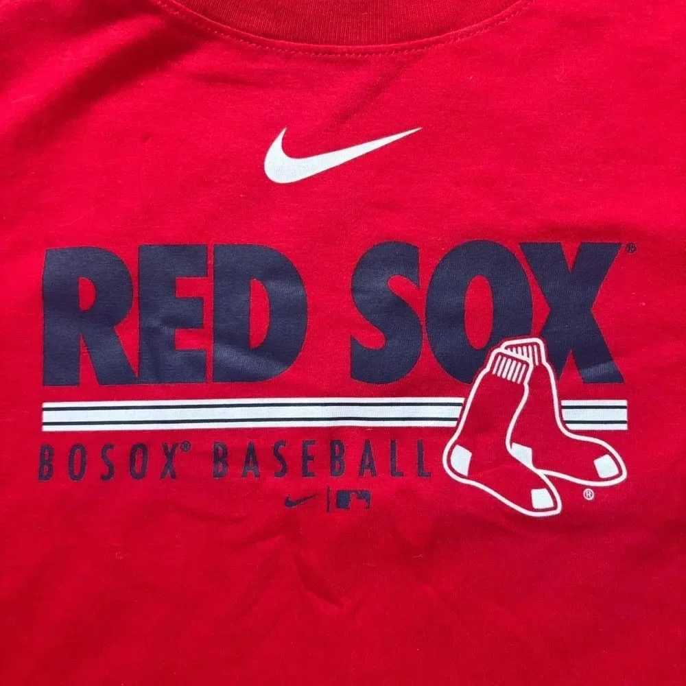 Women’s Nike Boston Red Sox T-shirt - Picture 2 of 3